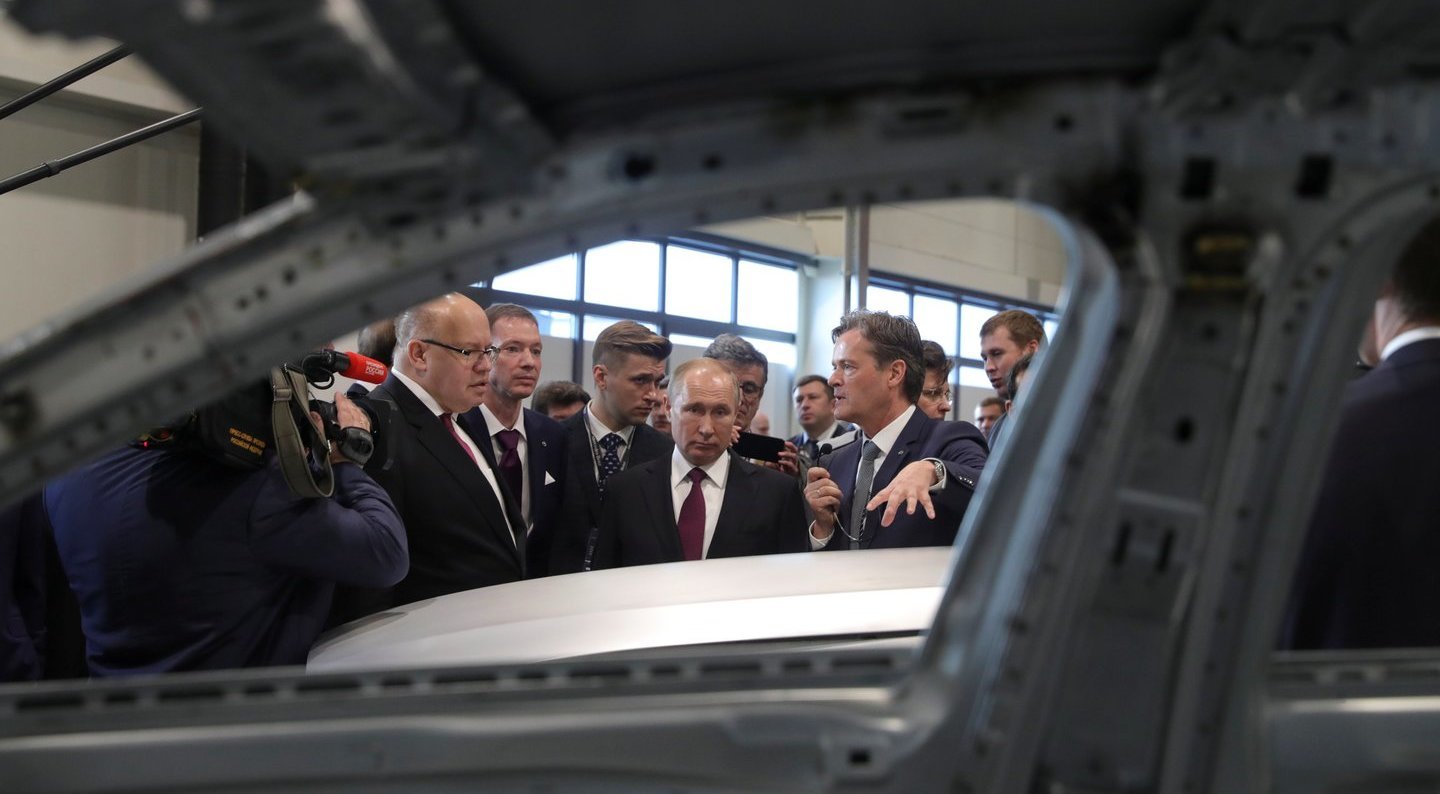 „Audi“, „Mercedes“ ir BMW atjungė rusų atstovus nuo programinės įrangos